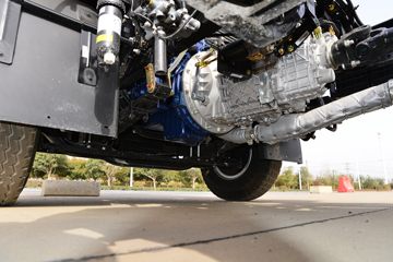 �й�����HOWO ͳ˧ 170���� 3.85���Ű������Ῠ(ZZ1107G3315F1)ͼƬ