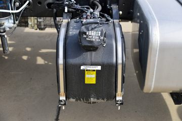 �й�����HOWO ͳ˧ 170���� 3.85���Ű������Ῠ(ZZ1107G3315F1)ͼƬ