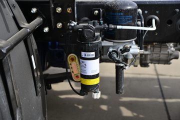 �й�����HOWO ͳ˧ 170���� 3.85���Ű������Ῠ(ZZ1107G3315F1)ͼƬ