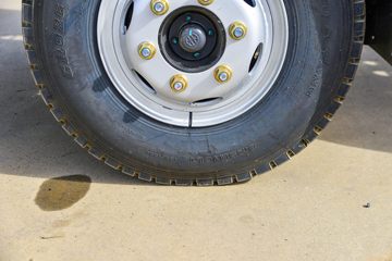 �й�����HOWO ͳ˧ 170���� 3.85���Ű������Ῠ(ZZ1107G3315F1)ͼƬ