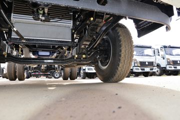 �й�����HOWO ͳ˧ 170���� 3.85���Ű������Ῠ(ZZ1107G3315F1)ͼƬ