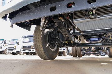 �й�����HOWO ͳ˧ 170���� 3.85���Ű������Ῠ(ZZ1107G3315F1)ͼƬ