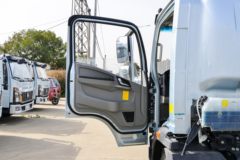 中国重汽HOWO 统帅 170马力 4.15米单排厢式轻卡(法士特8档)(ZZ5117XXYH3315F112)