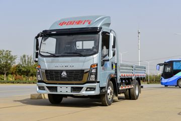 中国重汽HOWO 统帅 151马力 4.15米单排仓栅式轻卡(法士特8档)(ZZ5047CCYF3315F145)