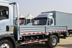 中国重汽HOWO 统帅 170马力 4.15米单排栏板轻卡(法士特8档)(ZZ1077F3315F174)