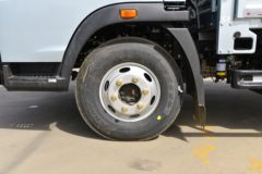 中国重汽HOWO 统帅 145马力 4.15米单排栏板轻卡(法士特8档)(ZZ1047G3215F145)