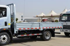 中国重汽HOWO 统帅 145马力 4.15米单排栏板轻卡(法士特8档)(ZZ1047G3215F145)