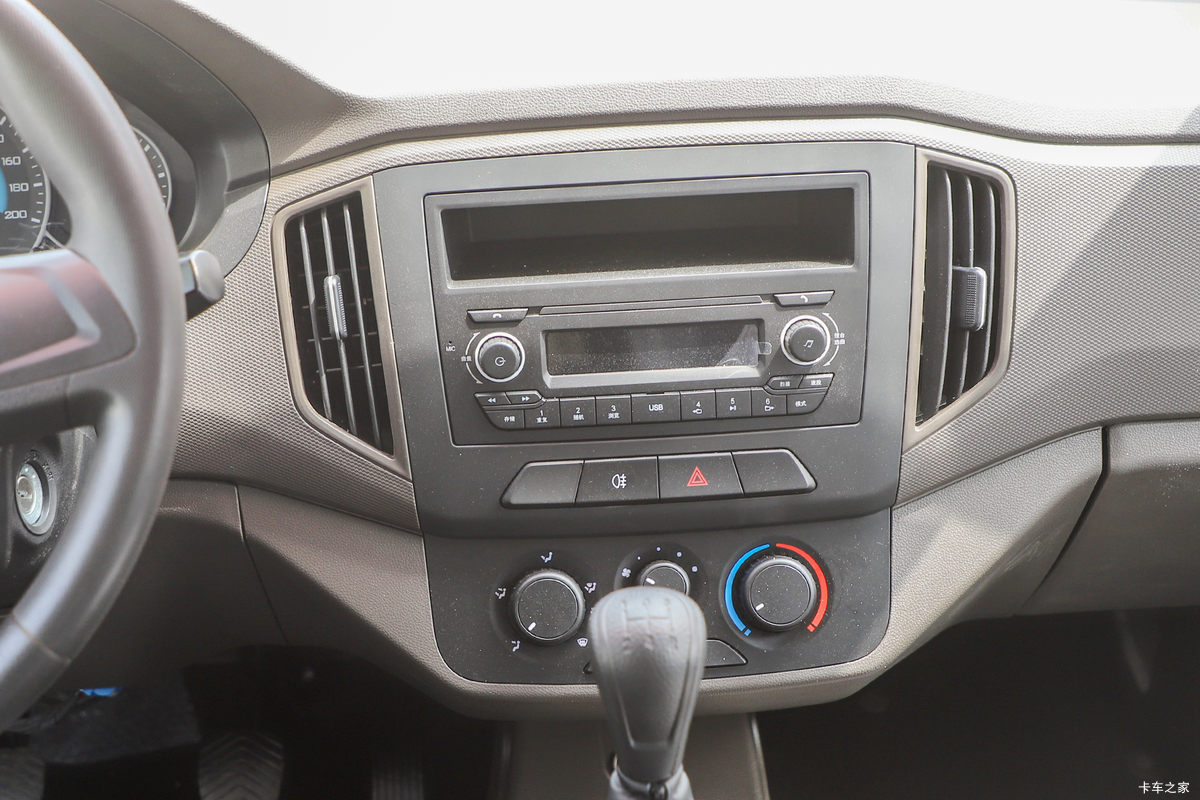 ���� �ٹ��¿� ������ 2L 136���� ���� 2.6��˫������΢��(��˫̥)(LZW1030SLGHUB)��ʻ��                                               