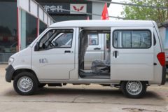 五菱之光 实用型 7座 102马力 1.5L面包车