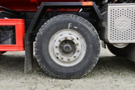 杰豹&nbsp;吸污/吸粪车底盘图片