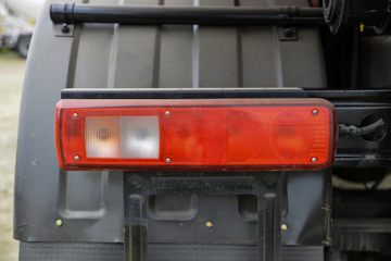 �������� �ܱ� 350���� 8X4 �������䳵(����������)(SGZ5311GWNCQ6)ͼƬ