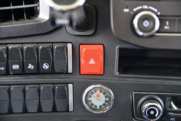 �й�����HOWO ͳ˧ 145���� 4.15�׵��Ų�դʽ�Ῠ(��ʿ��8��)(ZZ5047CCYF3215F145)ͼƬ