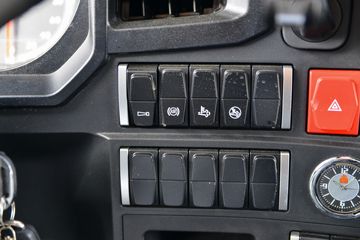 �й�����HOWO ͳ˧ 170���� 4.15�׵�����ʽ�Ῠ(��ʿ��8��)ͼƬ