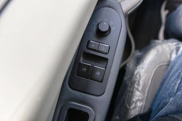 �й�����HOWO ͳ˧ 170���� 4.15�׵�����ʽ�Ῠ(��ʿ��8��)ͼƬ