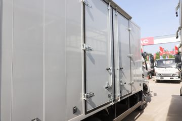 ���� ����V6 130���� 4.15�׵�����ʽ�ῨͼƬ