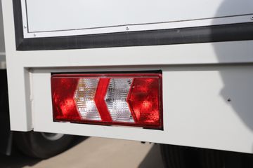 ���� ����V6 130���� 4.15�׵�����ʽ�ῨͼƬ