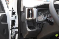 福田 奥铃M卡 1.6L 122马力 汽油 3.815米单排栏板小卡