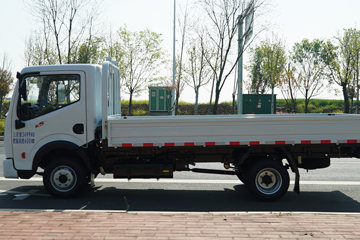  K5 2.0L 150  4.02׵Ῠ(EQ1037S26QE)ͼƬ