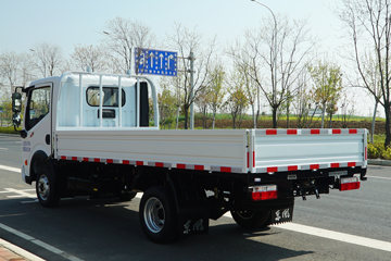  K5 2.0L 150  4.02׵Ῠ(EQ1037S26QE)ͼƬ