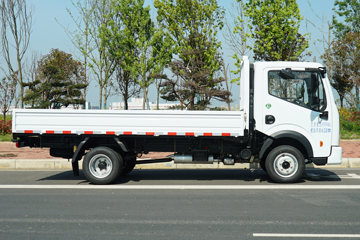  K5 2.0L 150  4.02׵Ῠ(EQ1037S26QE)ͼƬ