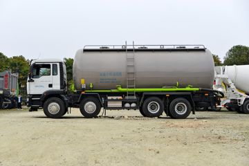 重汽汕德卡底盘&nbsp;粉粒物料运输车外观图片