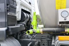 中国重汽 汕德卡C5H 350马力 8X4 低密度粉粒物料运输车(国六)(华威驰乐牌)(SGZ5310GFLZZ6C5)