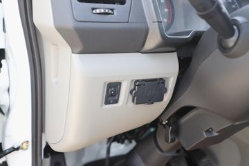 �������� ��R 1.6L 122���� ���� 3.85�׵�������΢��(YTQ1031PHQ331)ͼƬ