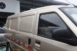 五菱荣光EV&nbsp;电动封闭厢货外观图片