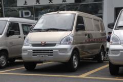 五菱 荣光EV 基本型 2.4T 2座 4.49米纯电动封闭货车(亮米黄)41kWh