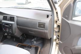 五菱荣光EV&nbsp;电动封闭厢货驾驶室图片