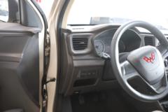 五菱 宏光V 2022款 劲取版 99马力 1.5L 汽油 5座面包车(国六)