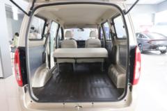 五菱 宏光V 2022款 劲取版 99马力 1.5L 汽油 5座面包车(国六)