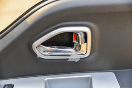 东风途逸底盘&nbsp;液化气体运输车驾驶室图片