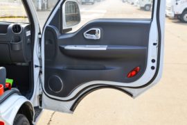 东风途逸底盘&nbsp;液化气体运输车驾驶室图片