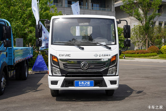 ���������D5 2024�� 2L CNG 127���� ����5�� 4.15�׵�����ʽ�Ῠ