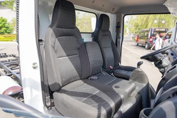  D5  2.0L 127 CNG 4.17׵Ῠ(EQ1030S3TNE)ͼƬ