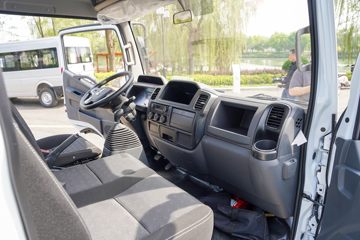 D5  2.0L 127 CNG 4.17׵Ῠ(EQ1030S3TNE)ͼƬ