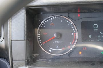  D5  2.0L 127 CNG 4.17׵Ῠ(EQ1030S3TNE)ͼƬ
