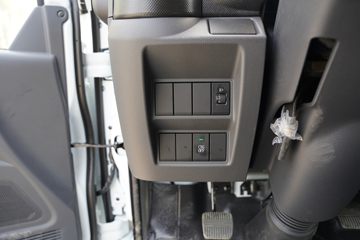 D5  2.0L 127 CNG 4.17׵Ῠ(EQ1030S3TNE)ͼƬ