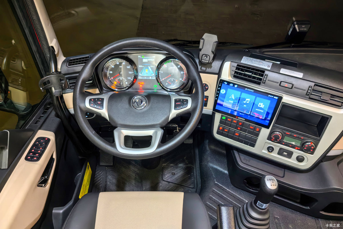 �������ó� ����KL�ؿ� 520���� 6X4 LNGǣ����(Һ��)��ʻ��                                               