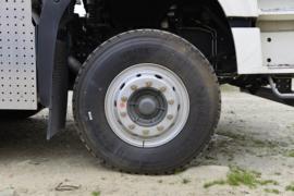 重汽豪沃(HOWO)底盘&nbsp;粉粒物料运输车底盘图片