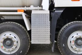 重汽豪沃(HOWO)底盘&nbsp;粉粒物料运输车底盘图片