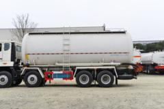 中国重汽 HOWO N5G 350马力 8X4 低密度粉粒物料运输车(华威驰乐牌)(SGZ5311GFLZZ6N)