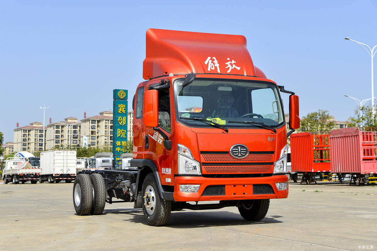 解放领途 焕新款 2.5L柴油 160马力 万里扬6档 3.78米排半厢式轻卡