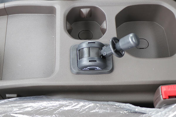 佛山市凯威蓝鲸载货车系列,打折优惠,降1.7万,赶快抢购! 佛山市凯威蓝鲸载货车系列,打折优惠,降1.7万,赶快抢购!