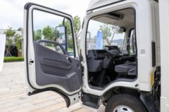 江铃 乐行E路达 7.3T 4X2 6.8米纯电动厢式载货车100.46kWh