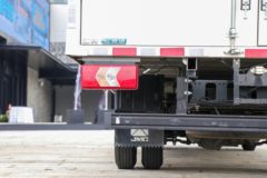 江铃 乐行E路达 7.3T 4X2 6.8米纯电动厢式载货车100.46kWh