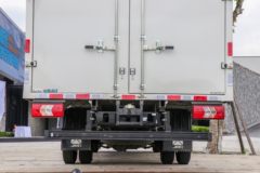 江铃 乐行E路达 7.3T 4X2 6.8米纯电动厢式载货车100.46kWh