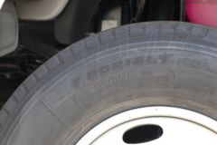江铃 顺达EV 4.5T 4.155米单排插电式增程混合动力栏板轻卡18.43kWh