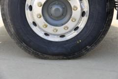 中国重汽 HOWO TX重卡 25T 6X4换电式纯电动牵引车(ZZ4257V384GZ1SBEV35)350kWh